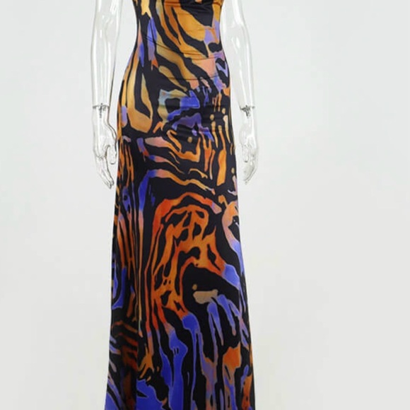 Multicolor Abstract Maxi Dress - Picture 3 of 3